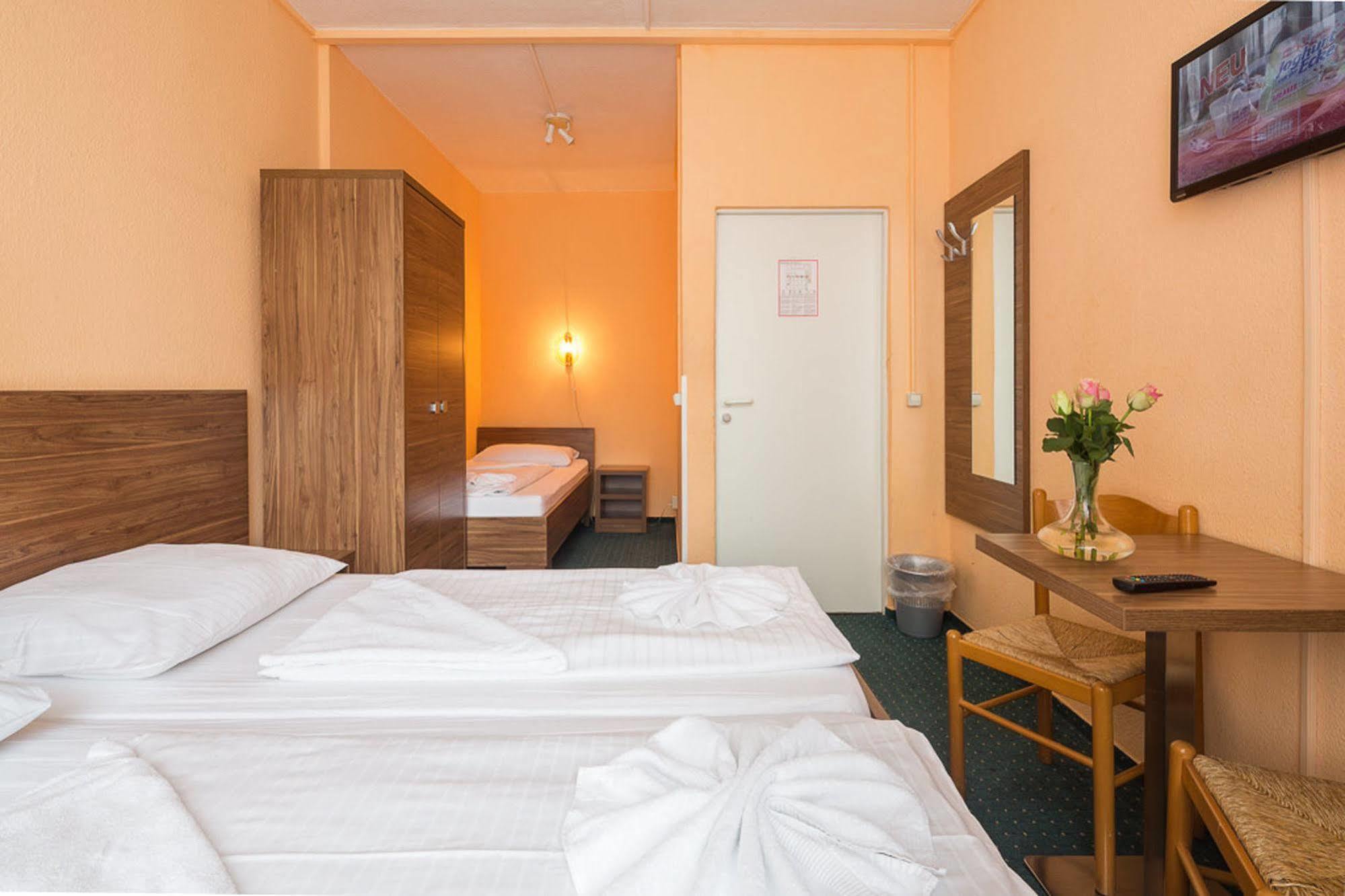 City Hotel Ansbach Am Kadewe Berlijn Buitenkant foto