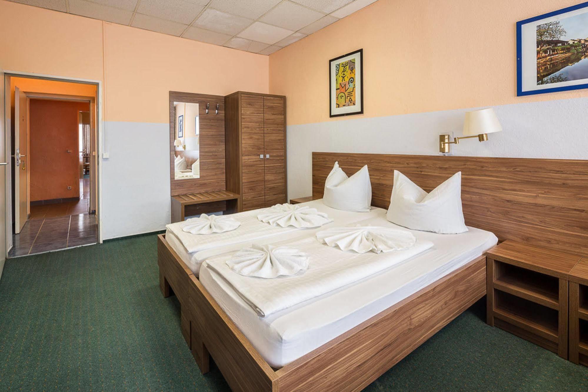 City Hotel Ansbach Am Kadewe Berlijn Buitenkant foto