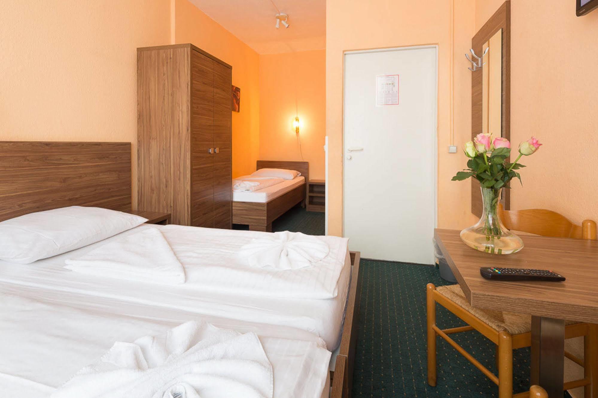City Hotel Ansbach Am Kadewe Berlijn Buitenkant foto