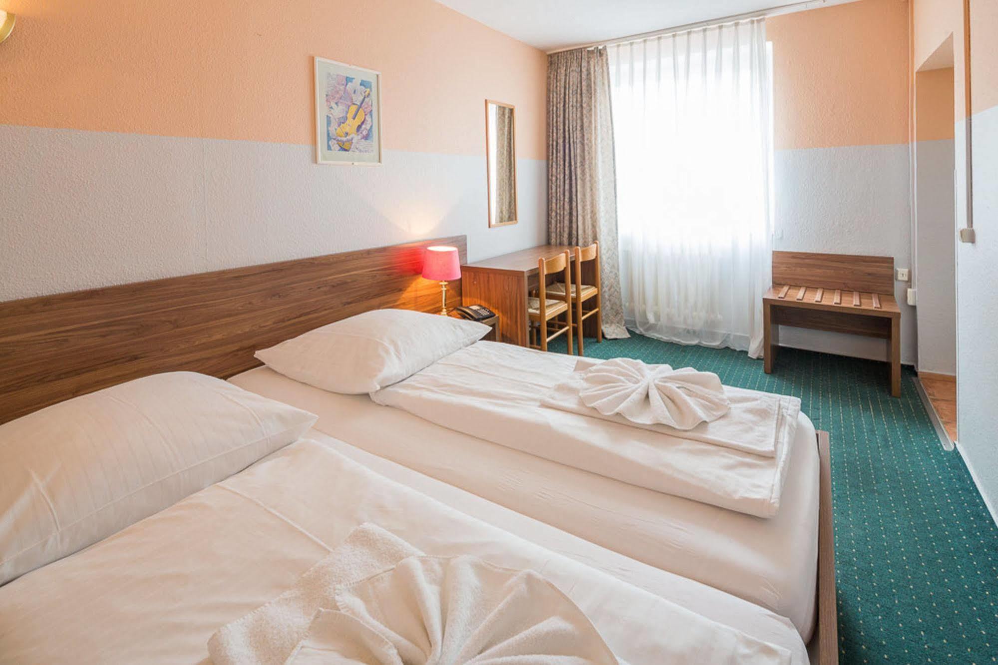 City Hotel Ansbach Am Kadewe Berlijn Buitenkant foto